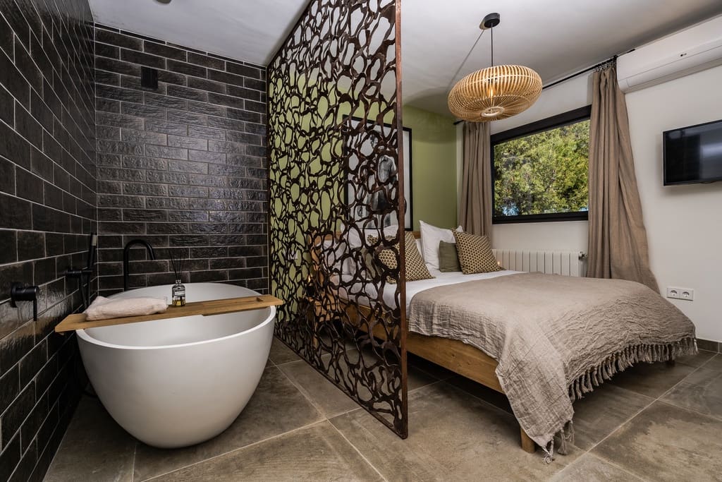 5 bedroom Villa for sale in Javea / Xabia with pool - € 1,950,000 (Ref: 9033805)