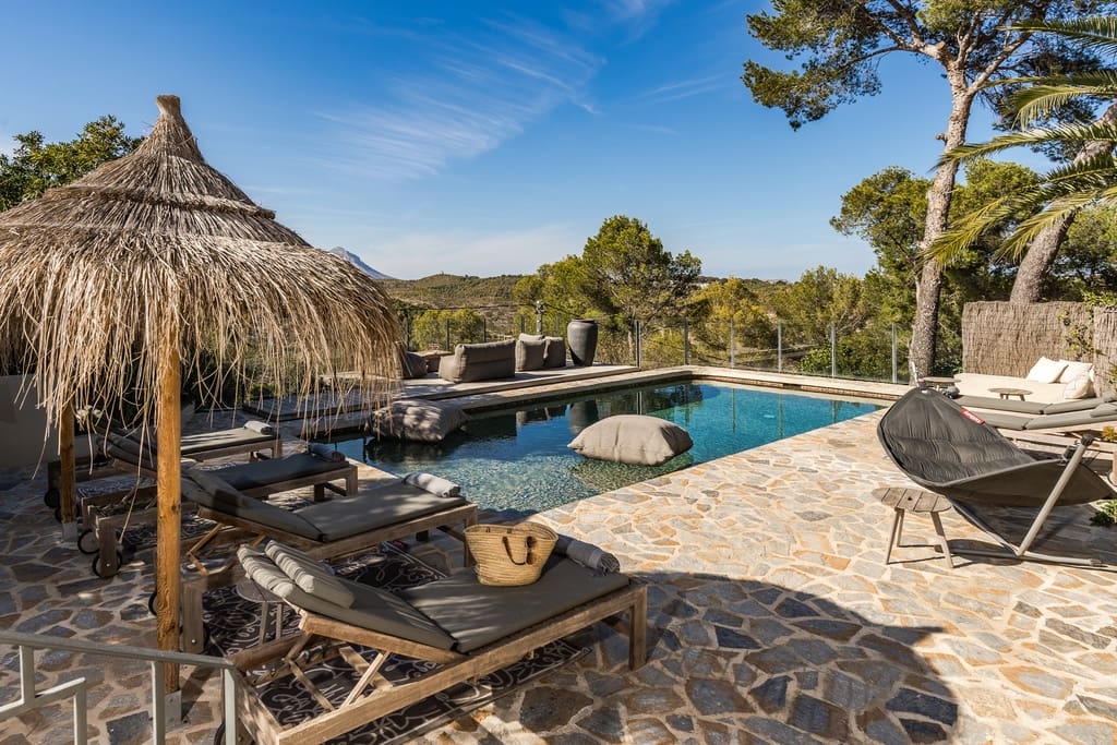 5 bedroom Villa for sale in Javea / Xabia with pool - € 1,950,000 (Ref: 9033805)