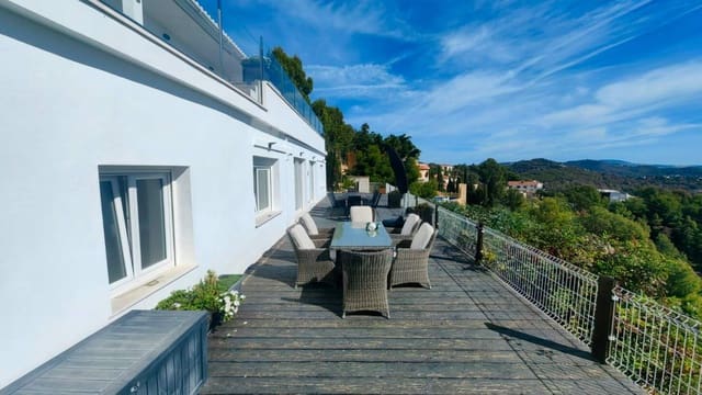 4 soveværelse Villa til salg i Calpe / Calp med swimmingpool garage - € 999.900 (Ref: 9035721)