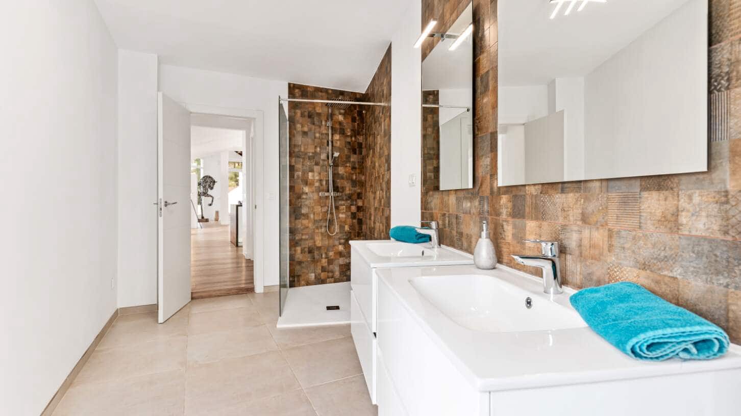 4 soveværelse Villa til salg i Calpe / Calp med swimmingpool garage - € 999.900 (Ref: 9035721)