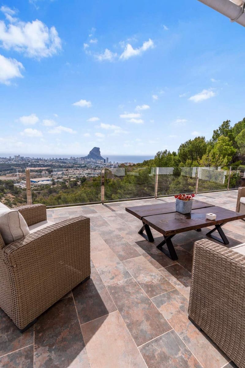 4 soveværelse Villa til salg i Calpe / Calp med swimmingpool garage - € 999.900 (Ref: 9035721)