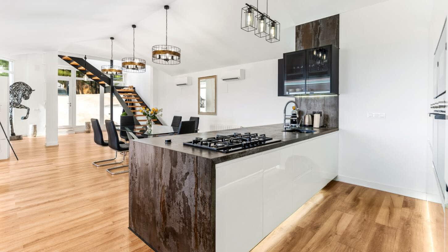 4 soveværelse Villa til salg i Calpe / Calp med swimmingpool garage - € 999.900 (Ref: 9035721)