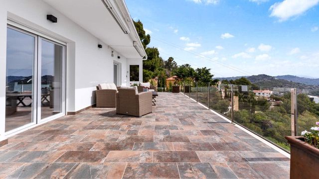 4 soverom Villa til salgs i Calpe / Calp med svømmebasseng garasje - € 899 000 (Ref: 9035721)