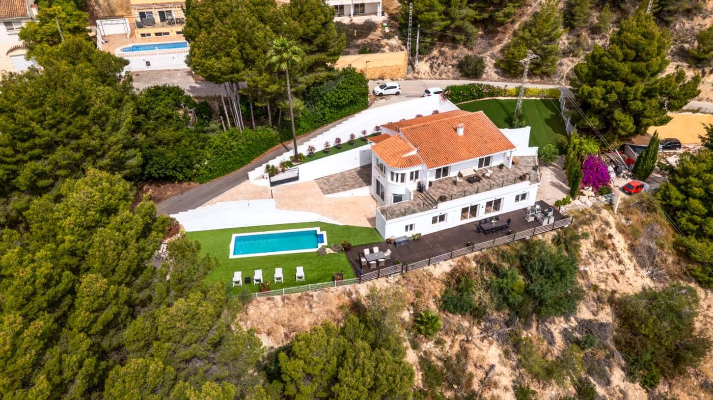 4 soveværelse Villa til salg i Calpe / Calp med swimmingpool garage - € 999.900 (Ref: 9035721)