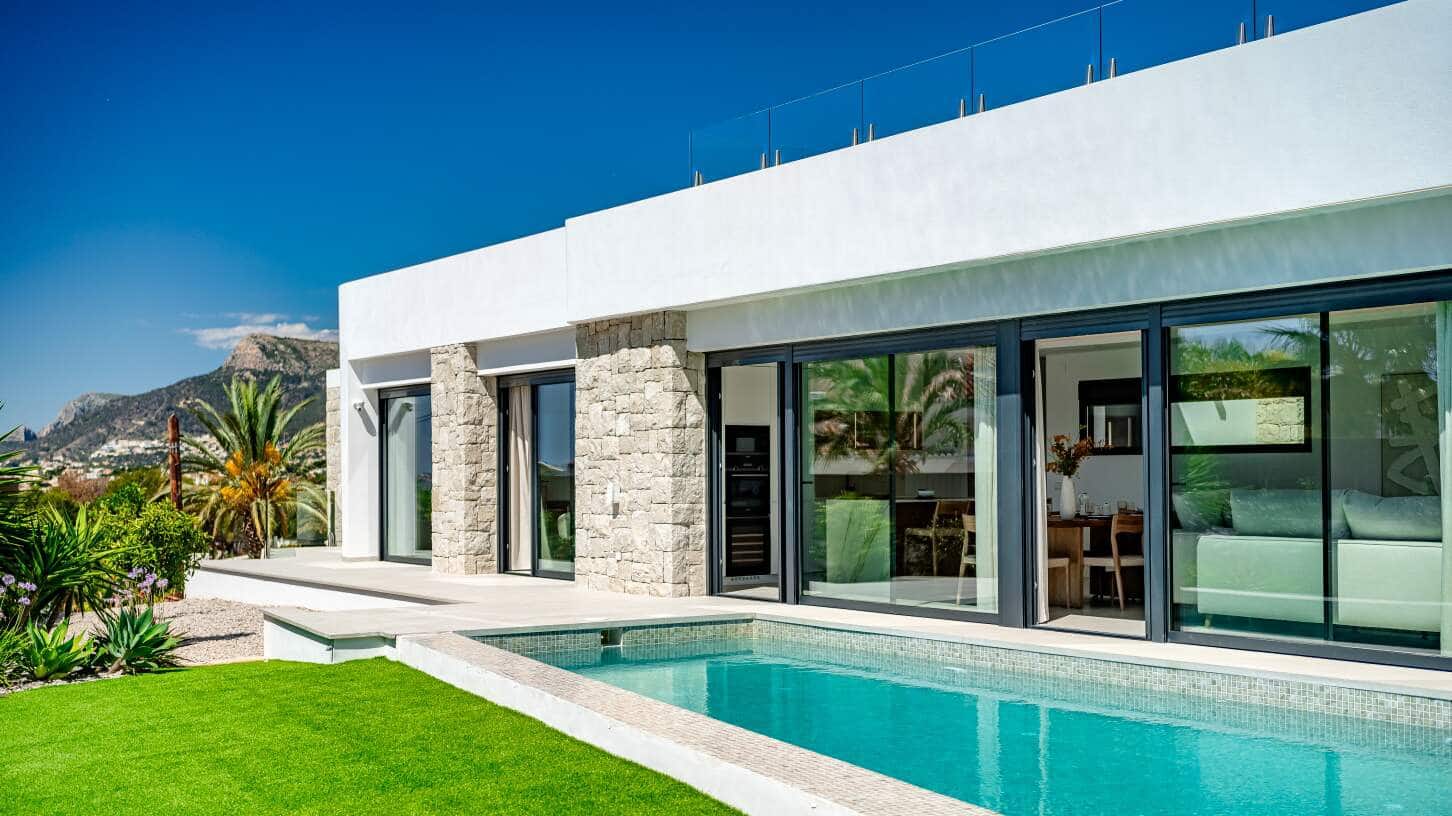 4 quarto Moradia para venda em Calpe / Calp com piscina garagem - 1 564 000 € (Ref: 9041627)