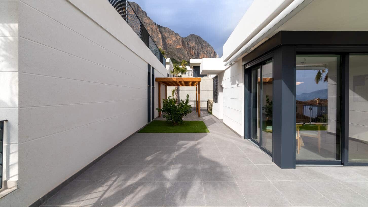 3 bedroom Villa for sale in Polop with pool garage - € 415,000 (Ref: 9064289)