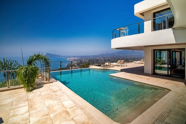 7 bedroom Villa for sale in Altea with pool garage - € 2,850,000 (Ref: 9101678)