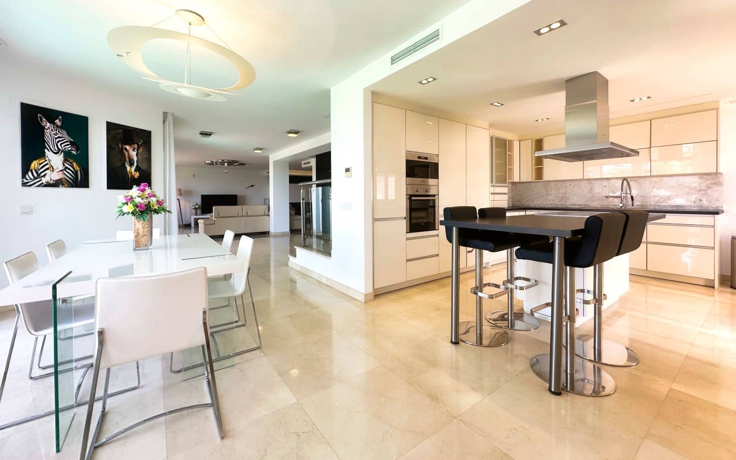 4 soveværelse Villa til salg i Altea med swimmingpool garage - € 1.995.000 (Ref: 9105849)