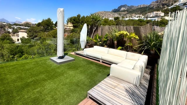 4 sypialnia Willa na sprzedaż w Altea z basenem garażem - 1 995 000 € (Ref: 9105849)