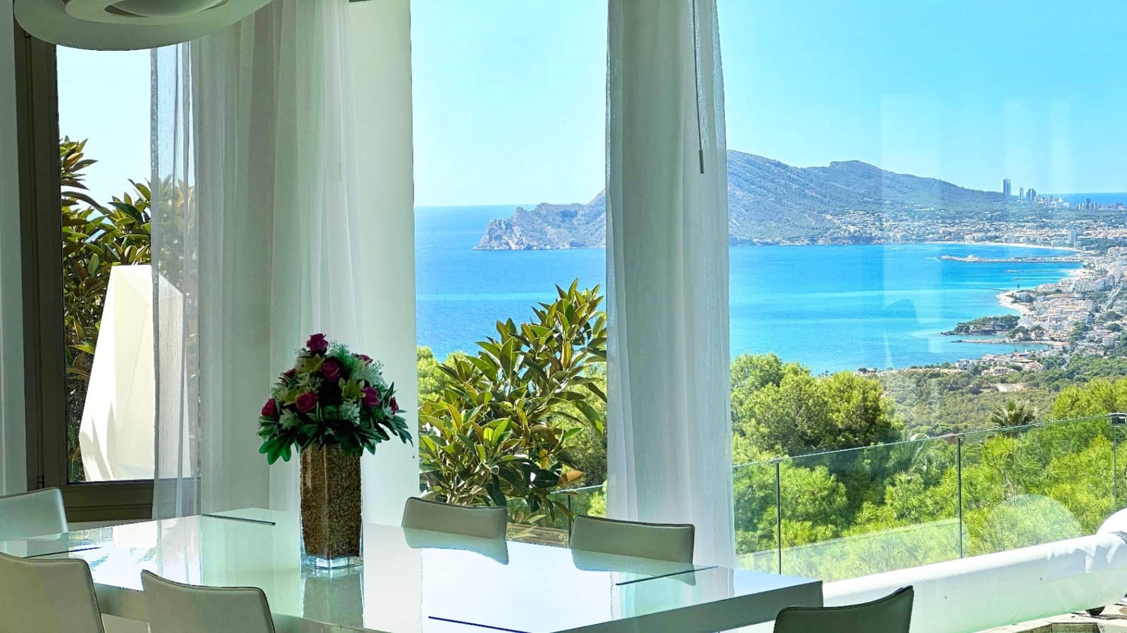 4 soveværelse Villa til salg i Altea med swimmingpool garage - € 1.995.000 (Ref: 9105849)