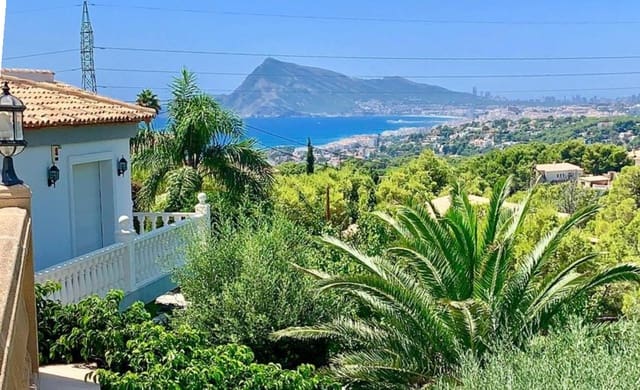 3 sypialnia Willa na sprzedaż w Altea z basenem garażem - 791 000 € (Ref: 9109436)