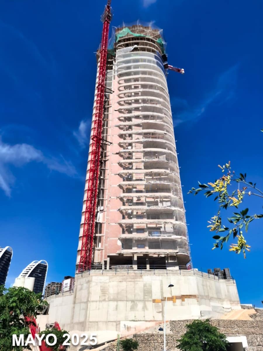 3 sypialnia Penthouse na sprzedaż w Benidorm z basenem garażem - 1 998 000 € (Ref: 9111059)