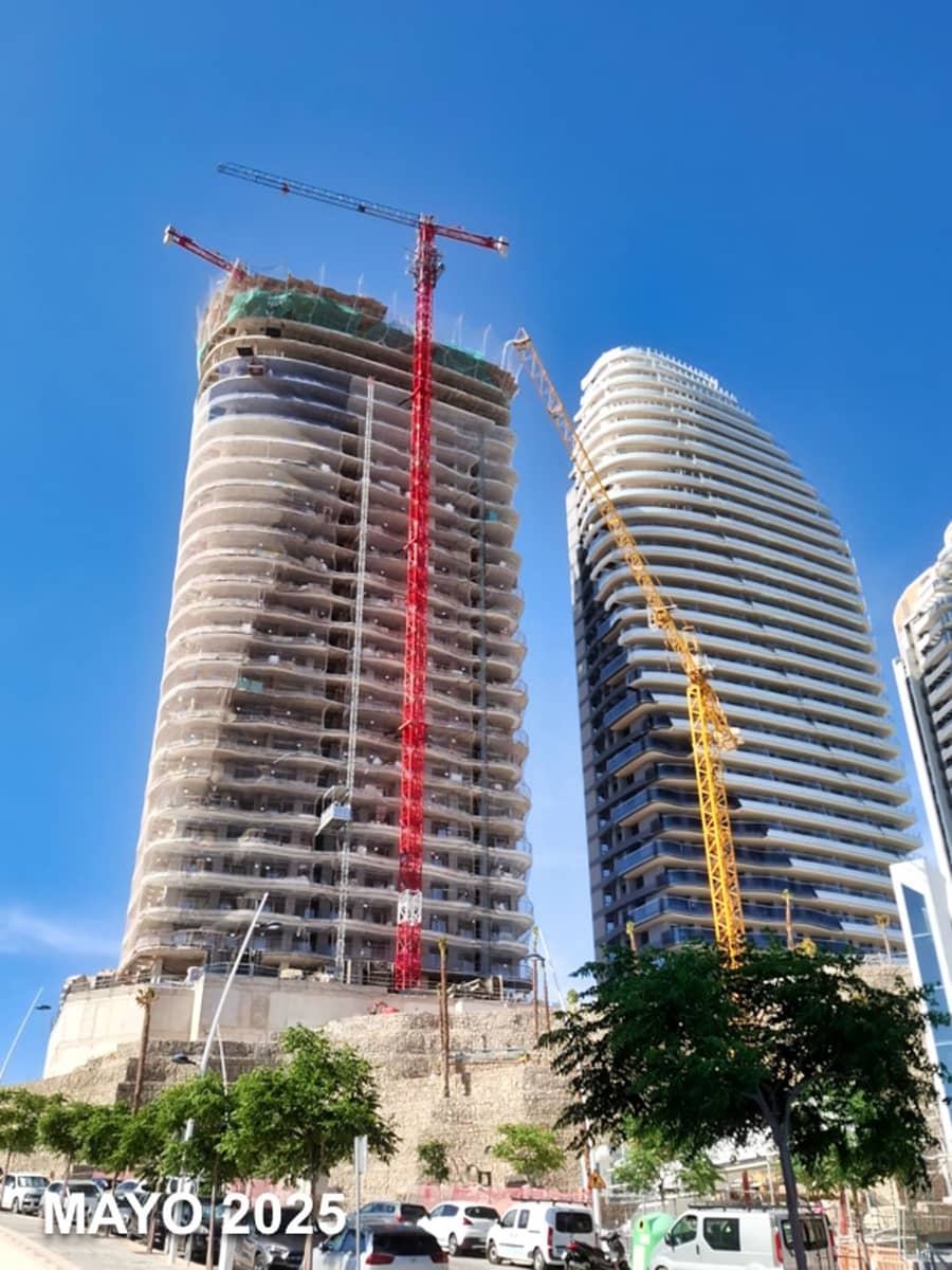 3 sypialnia Penthouse na sprzedaż w Benidorm z basenem garażem - 1 998 000 € (Ref: 9111059)