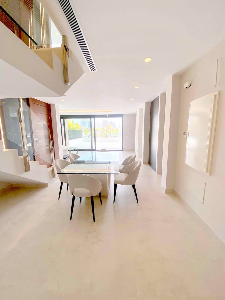 4 soveværelse Lejlighed til salg i Benidorm med swimmingpool garage - € 1.650.000 (Ref: 9115571)