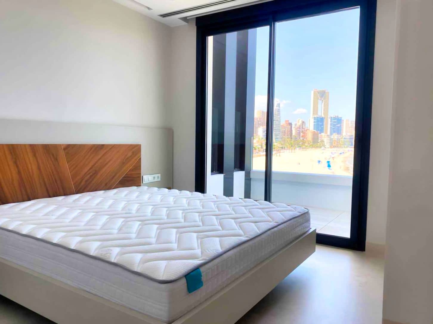 4 soveværelse Lejlighed til salg i Benidorm med swimmingpool garage - € 1.650.000 (Ref: 9115571)