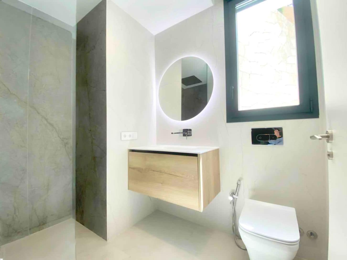 4 soveværelse Lejlighed til salg i Benidorm med swimmingpool garage - € 1.650.000 (Ref: 9115571)