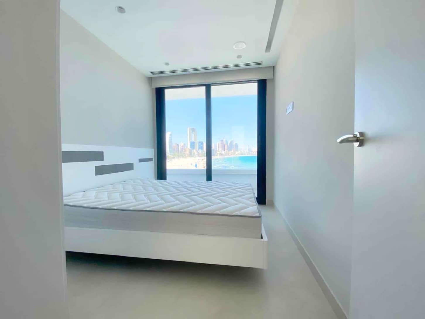 4 soveværelse Lejlighed til salg i Benidorm med swimmingpool garage - € 1.650.000 (Ref: 9115571)