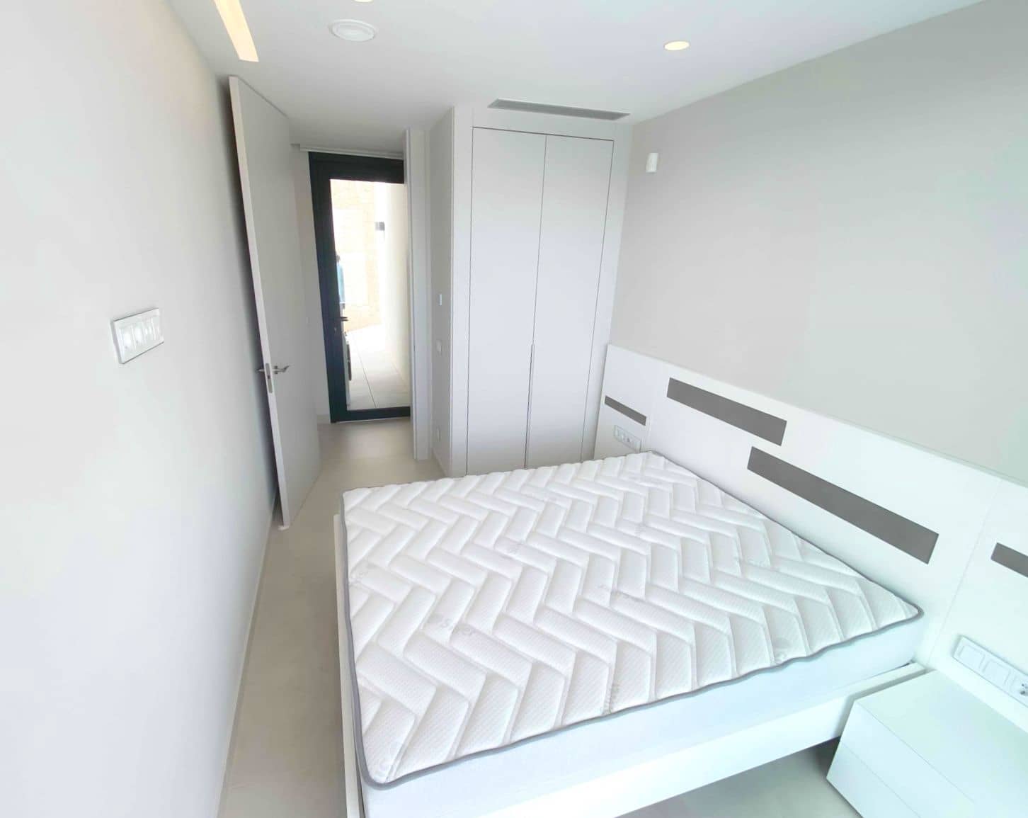 4 soveværelse Lejlighed til salg i Benidorm med swimmingpool garage - € 1.650.000 (Ref: 9115571)