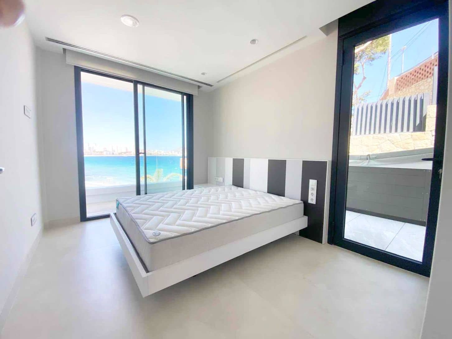 4 soveværelse Lejlighed til salg i Benidorm med swimmingpool garage - € 1.650.000 (Ref: 9115571)