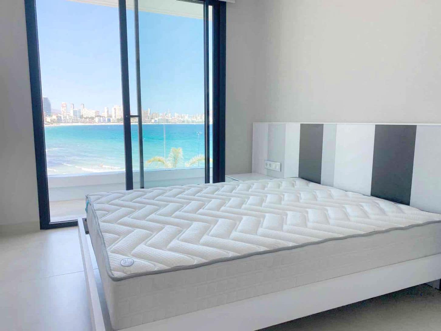 4 soveværelse Lejlighed til salg i Benidorm med swimmingpool garage - € 1.650.000 (Ref: 9115571)