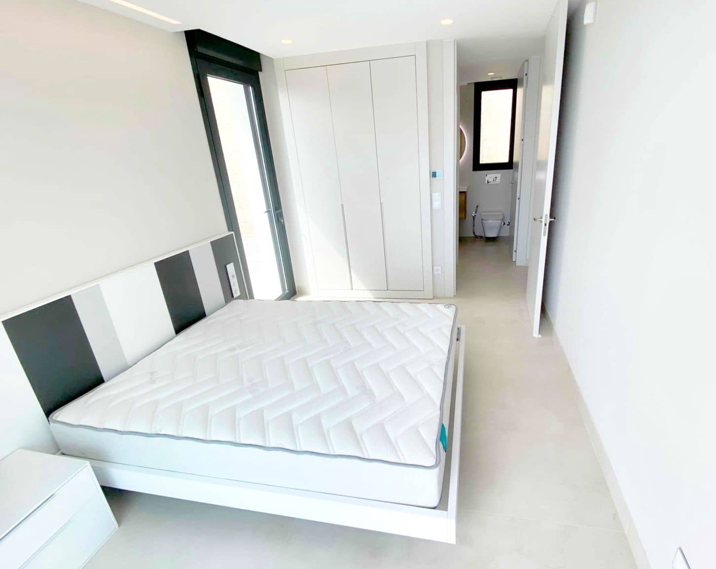 4 soveværelse Lejlighed til salg i Benidorm med swimmingpool garage - € 1.650.000 (Ref: 9115571)