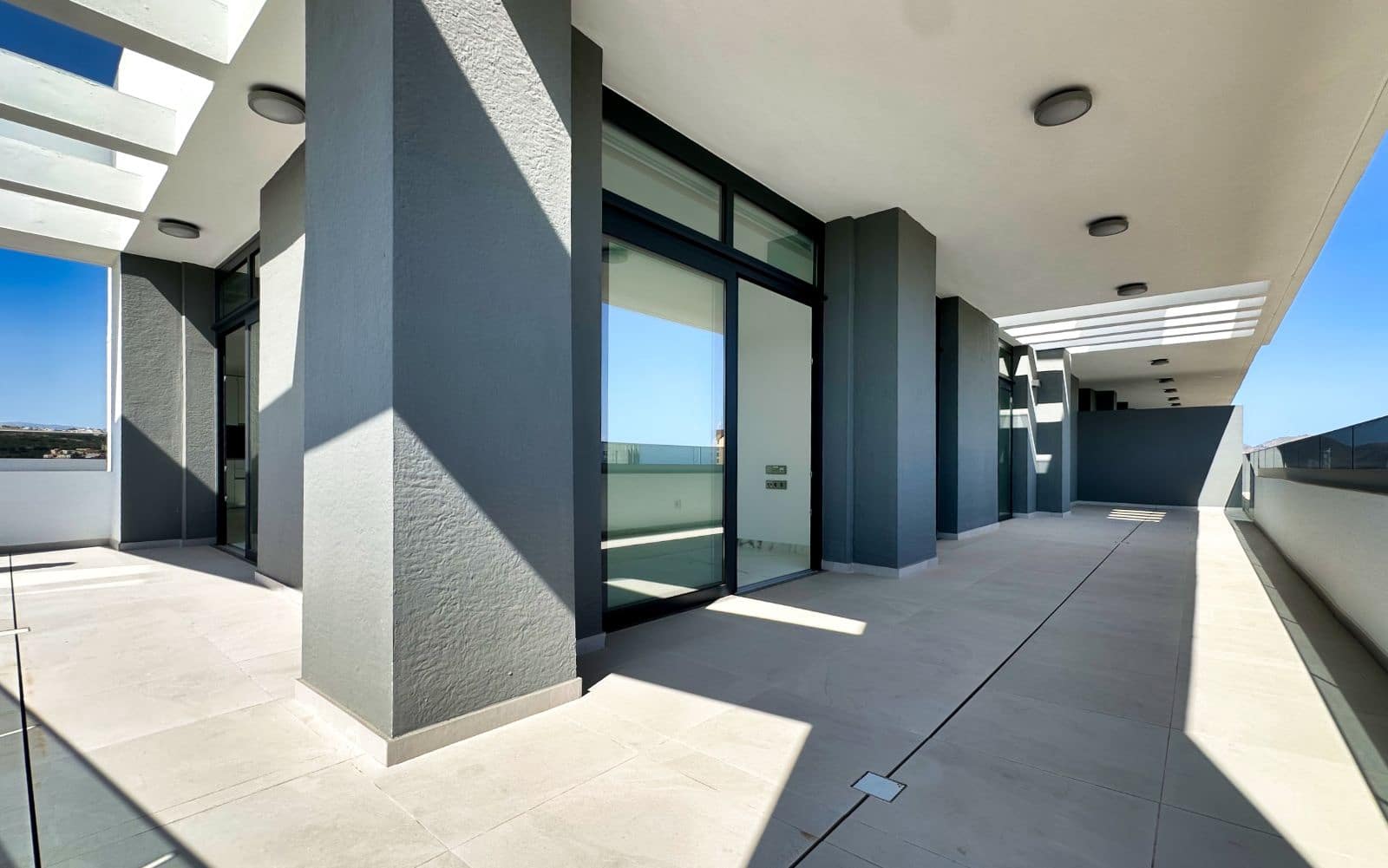 3 quarto Penthouse para venda em Benidorm com piscina garagem - 830 100 € (Ref: 9121440)