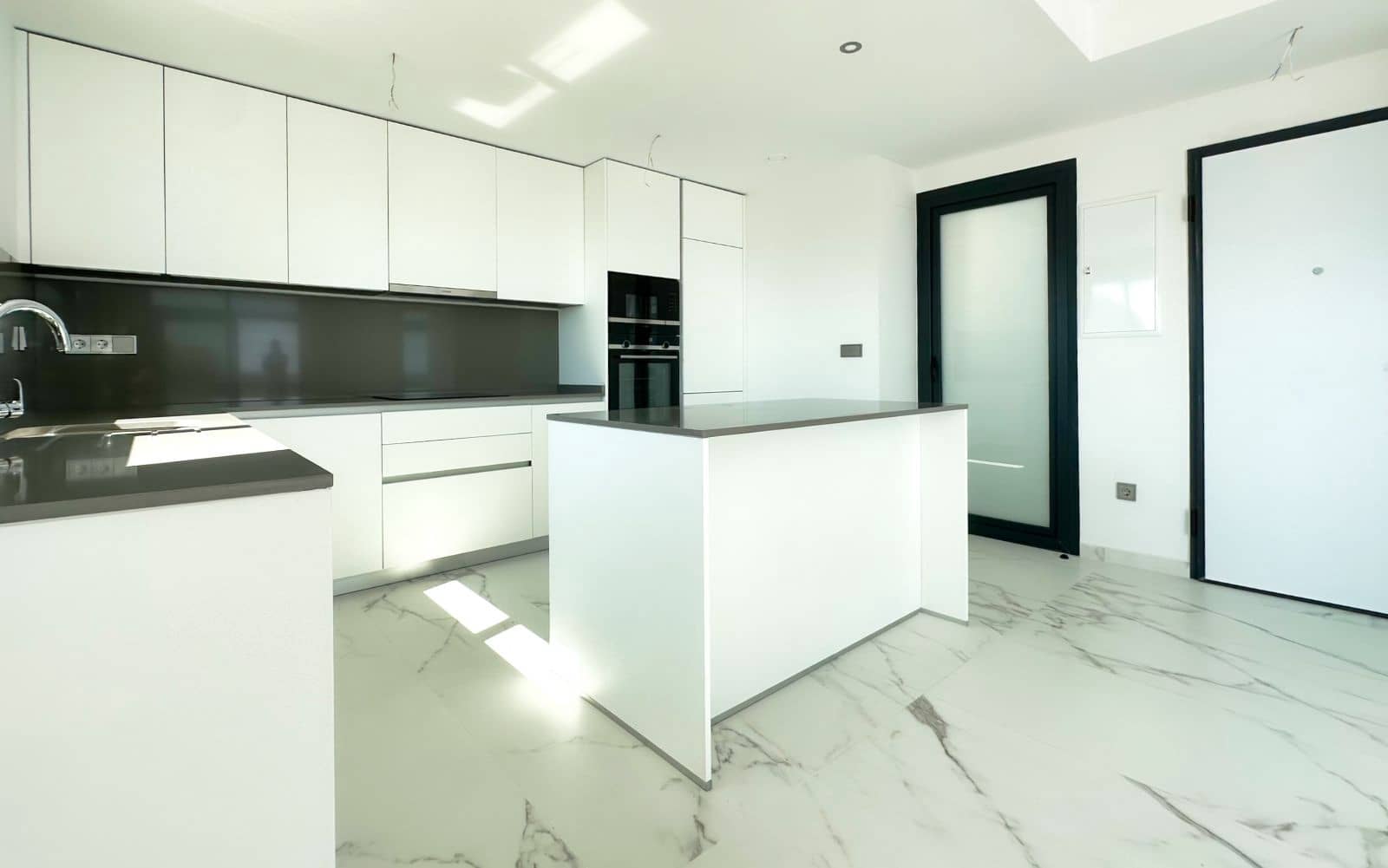 3 quarto Penthouse para venda em Benidorm com piscina garagem - 830 100 € (Ref: 9121440)