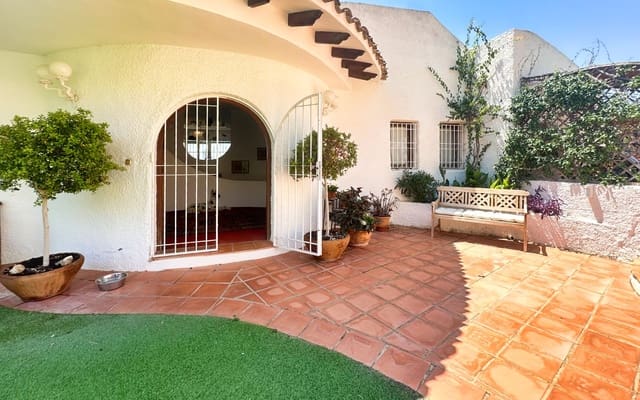 7 bedroom Villa for sale in Altea with pool garage - € 1,950,000 (Ref: 9129287)