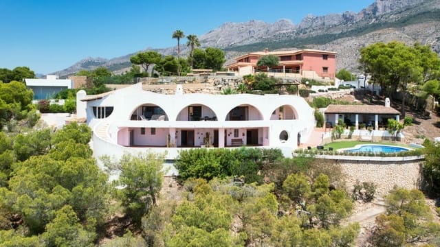 7 bedroom Villa for sale in Altea with pool garage - € 1,950,000 (Ref: 9129287)