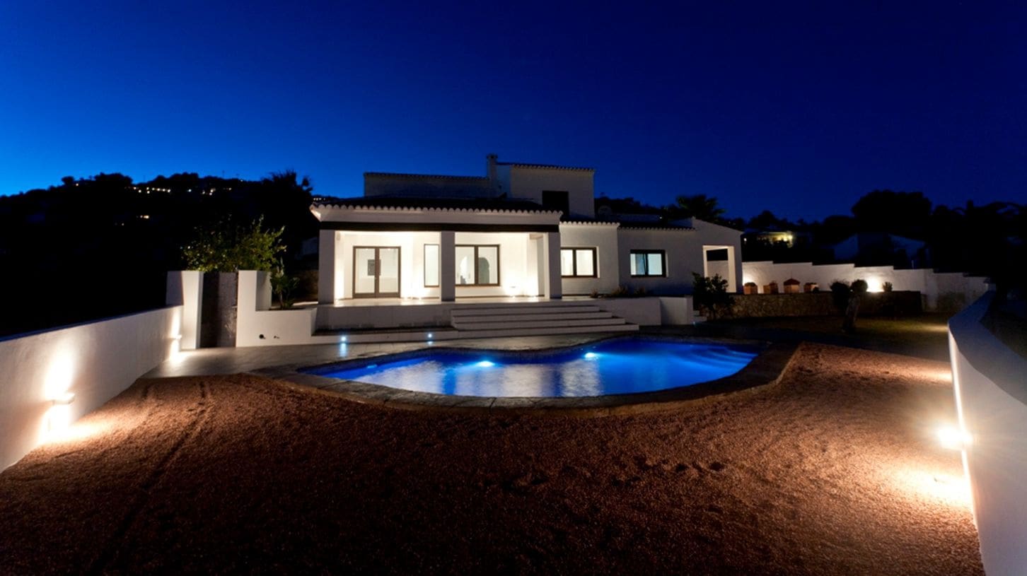 4 soveværelse Villa til salg i Teulada med swimmingpool garage - € 1.440.000 (Ref: 9131501)