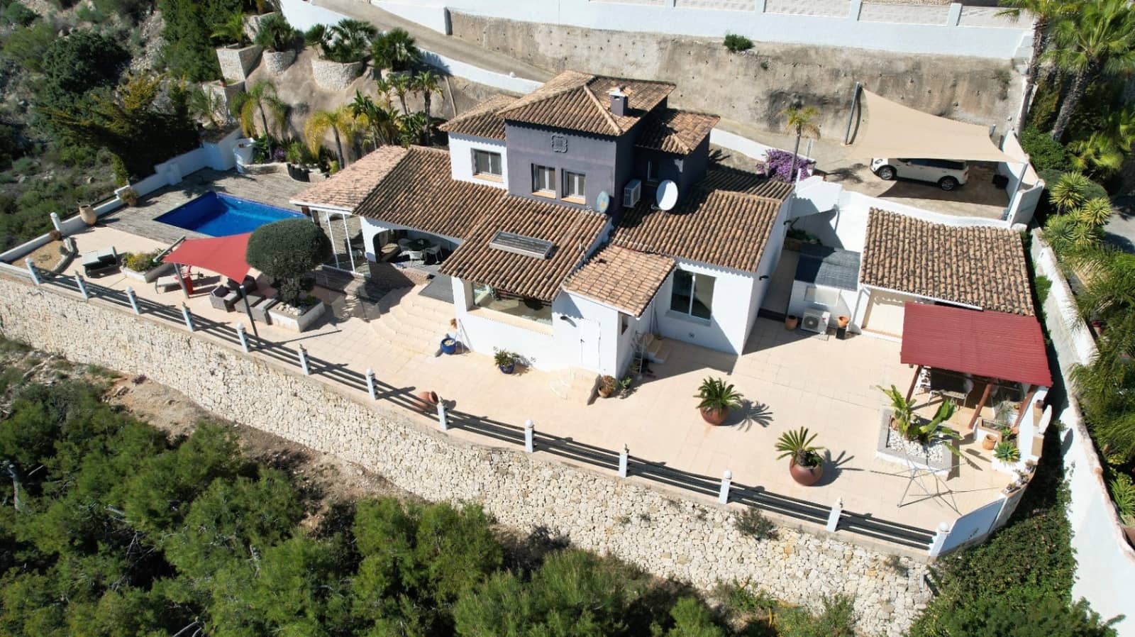 3 bedroom Villa for sale in Calpe / Calp with pool - € 1,050,000 (Ref: 9150975)