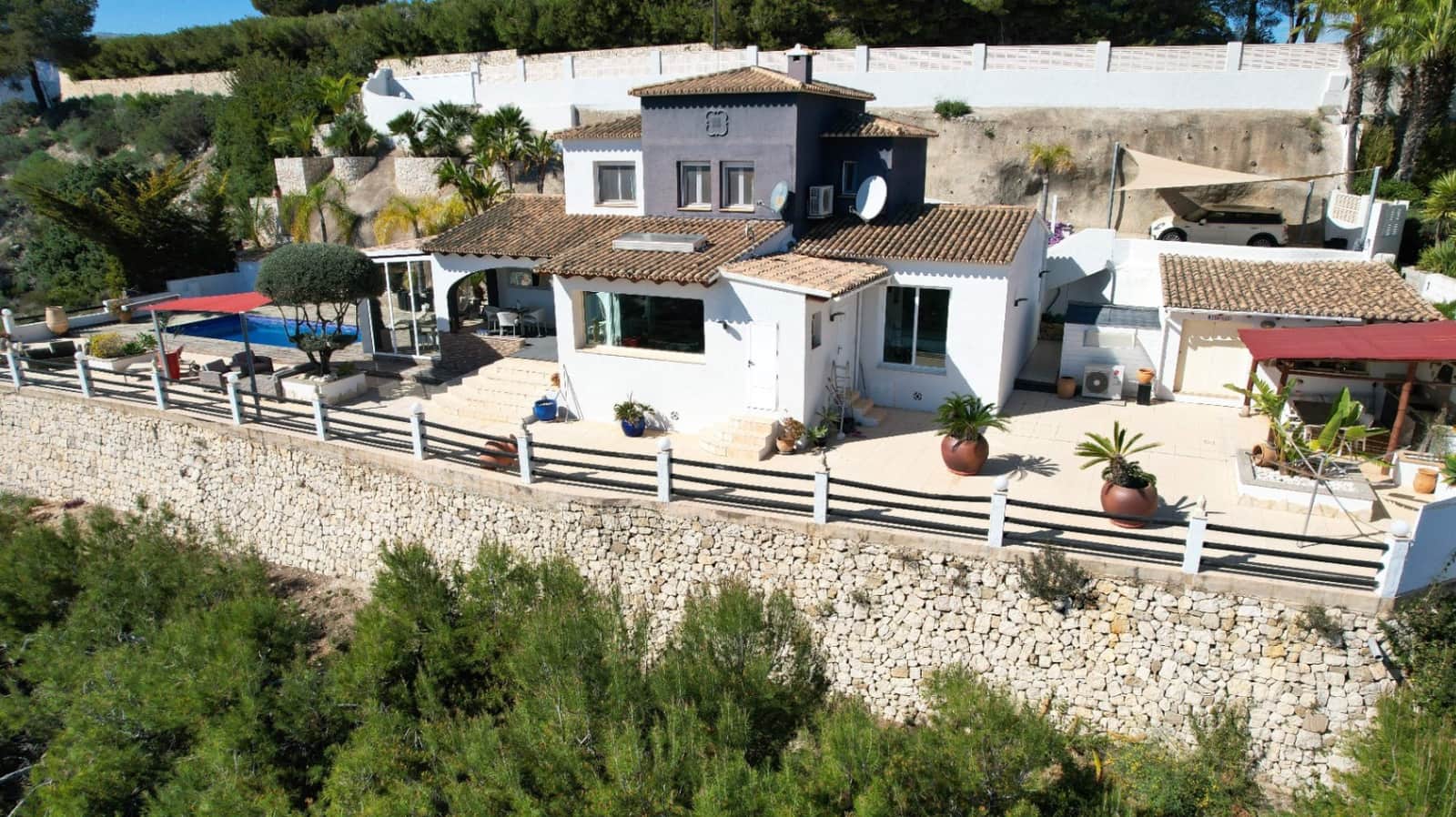 3 bedroom Villa for sale in Calpe / Calp with pool - € 1,050,000 (Ref: 9150975)