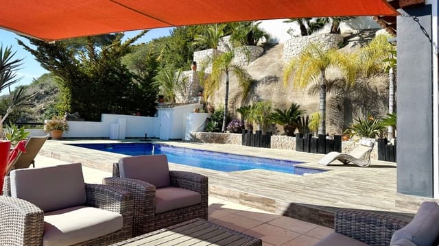 3 Zimmer Villa zu verkaufen in Calpe / Calp mit Pool - 1.050.000 € (Ref: 9150975)