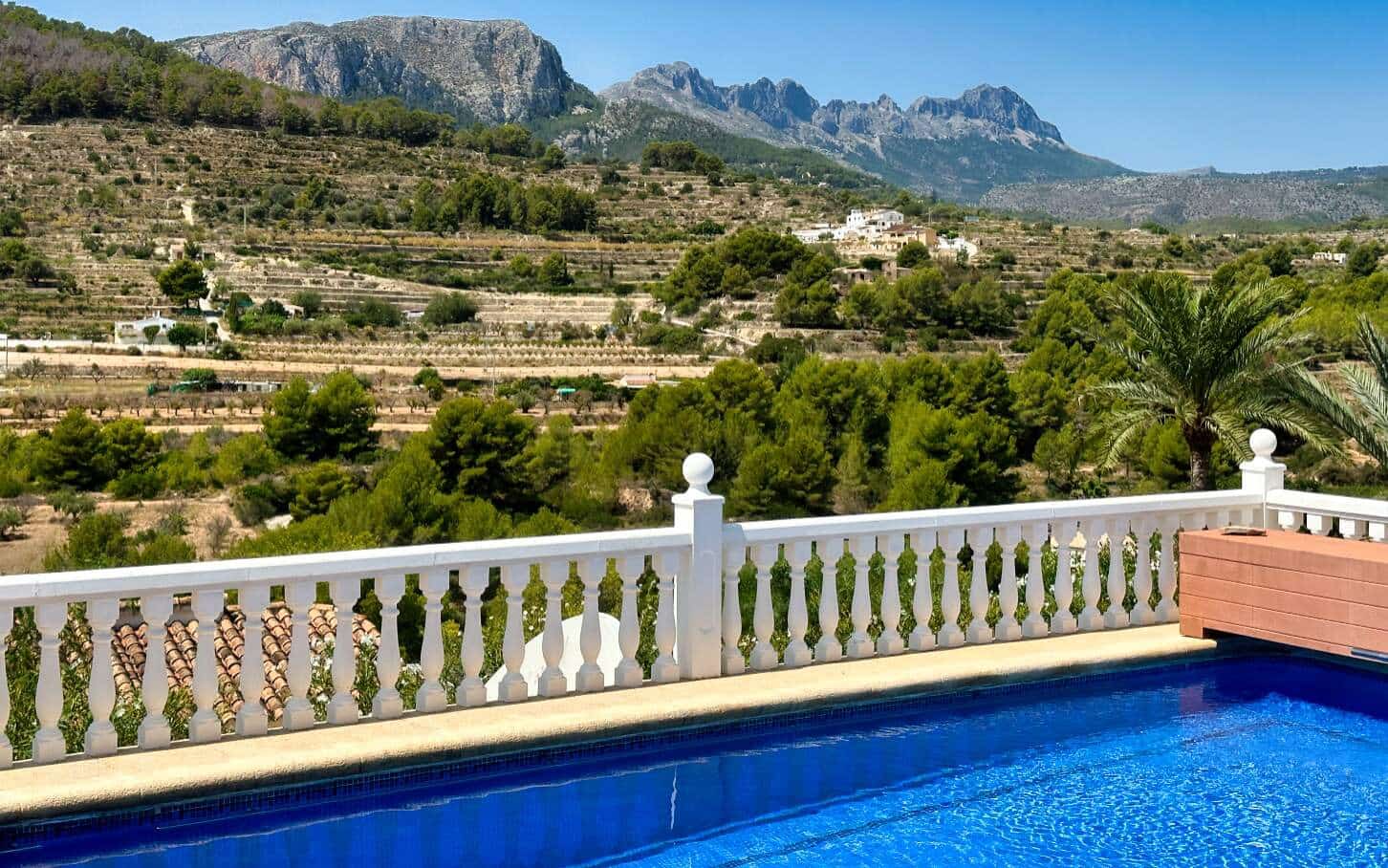 4 makuuhuone Huvila myytävänä paikassa Calpe / Calp mukana uima-altaan 
autotalli - 995 000 € (Ref: 9180084)