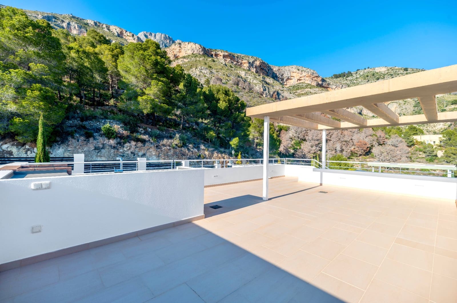 3 soveværelse Villa til salg i Altea la Vella med swimmingpool garage - € 1.295.000 (Ref: 9180092)