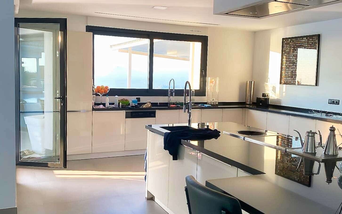 5 bedroom Villa for sale in Altea with pool garage - € 3,500,000 (Ref: 9193156)