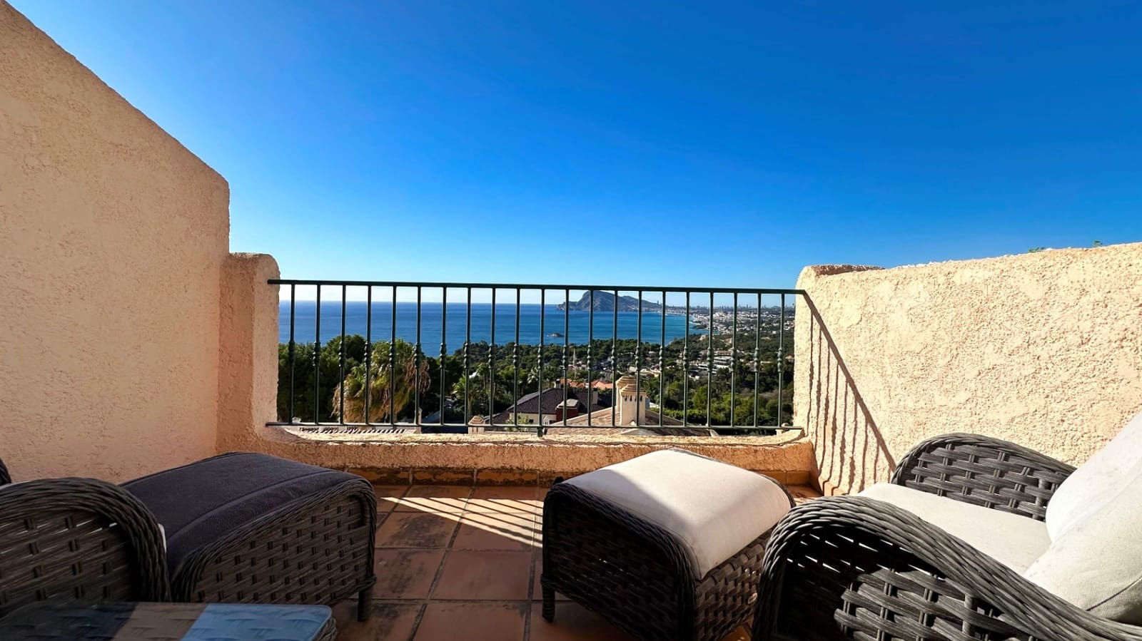 4 bedroom Bungalow for sale in Altea with pool garage - € 520,000 (Ref: 9194922)