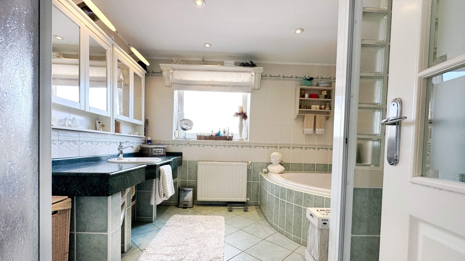 3 bedroom Villa for sale in Altea la Vella with pool garage - € 995,000 (Ref: 9432607)