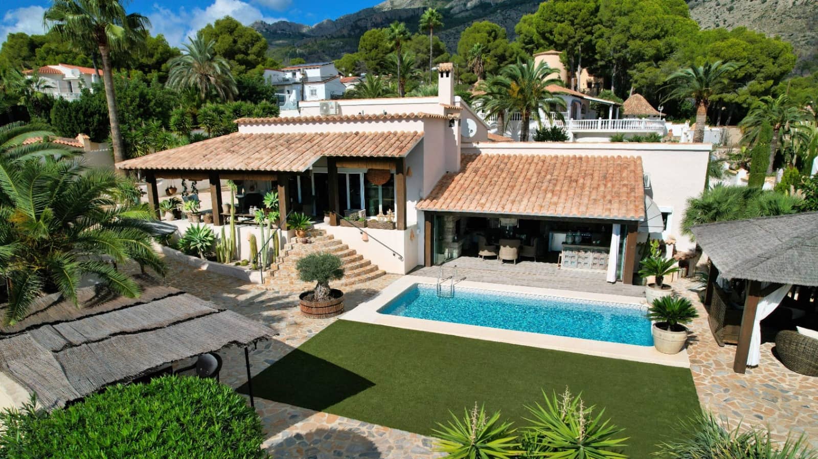 3 bedroom Villa for sale in Altea la Vella with pool garage - € 995,000 (Ref: 9432607)