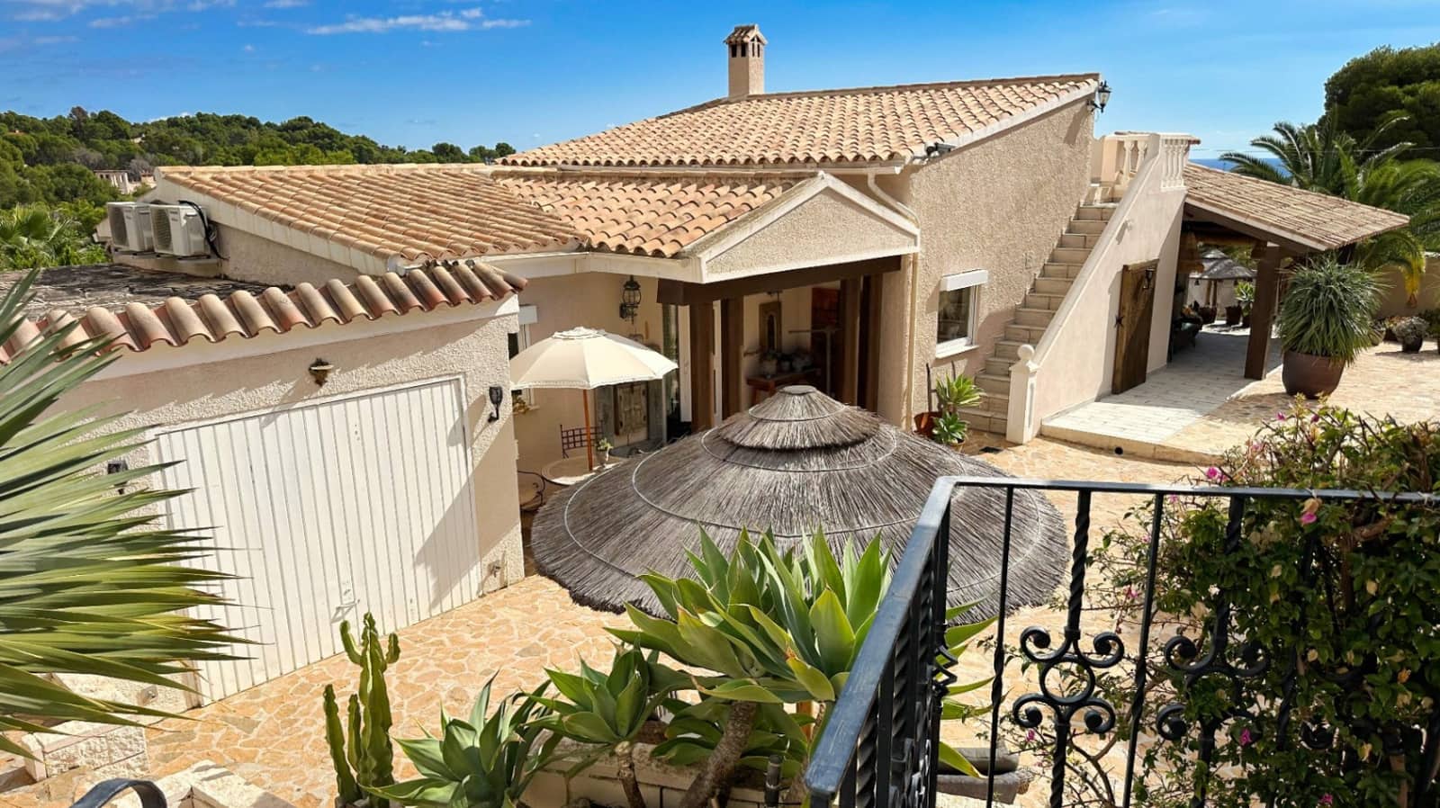 3 bedroom Villa for sale in Altea la Vella with pool garage - € 995,000 (Ref: 9432607)