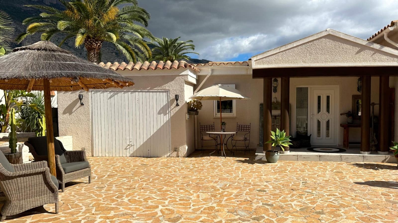 3 bedroom Villa for sale in Altea la Vella with pool garage - € 995,000 (Ref: 9432607)