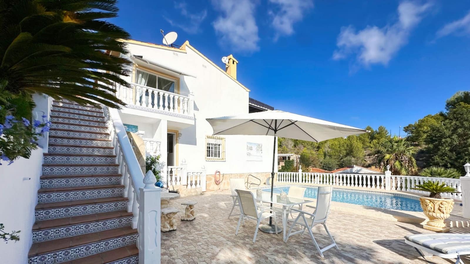 4 slaapkamer Villa te koop in La Nucia met zwembad garage - € 560.000 (Ref: 9444918)