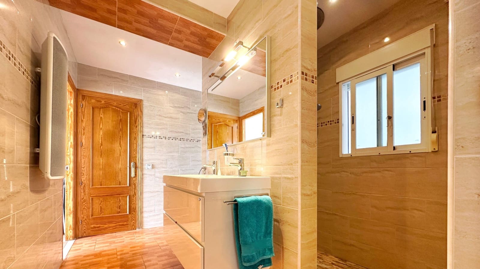 4 slaapkamer Villa te koop in La Nucia met zwembad garage - € 560.000 (Ref: 9444918)