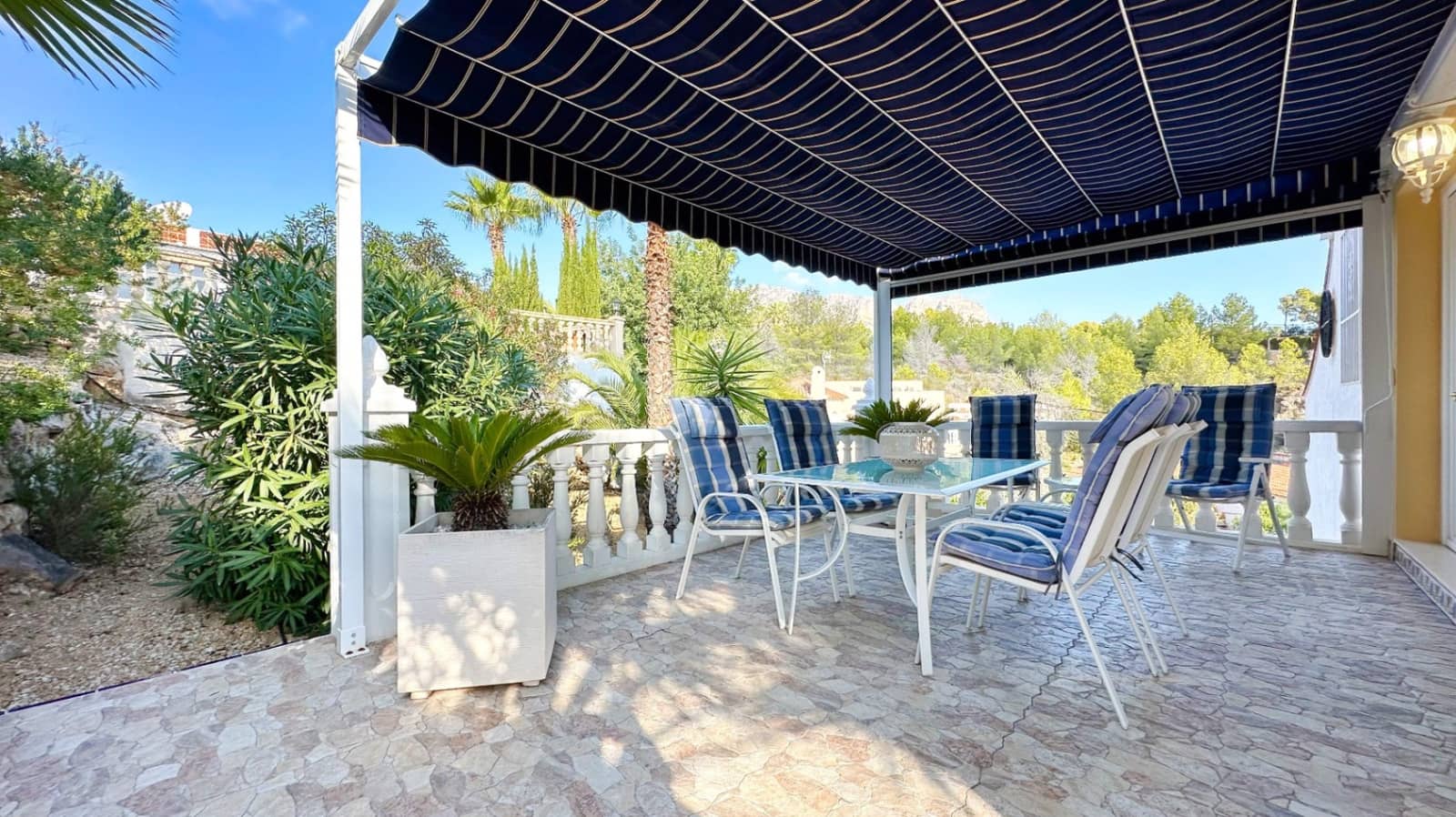 4 slaapkamer Villa te koop in La Nucia met zwembad garage - € 560.000 (Ref: 9444918)