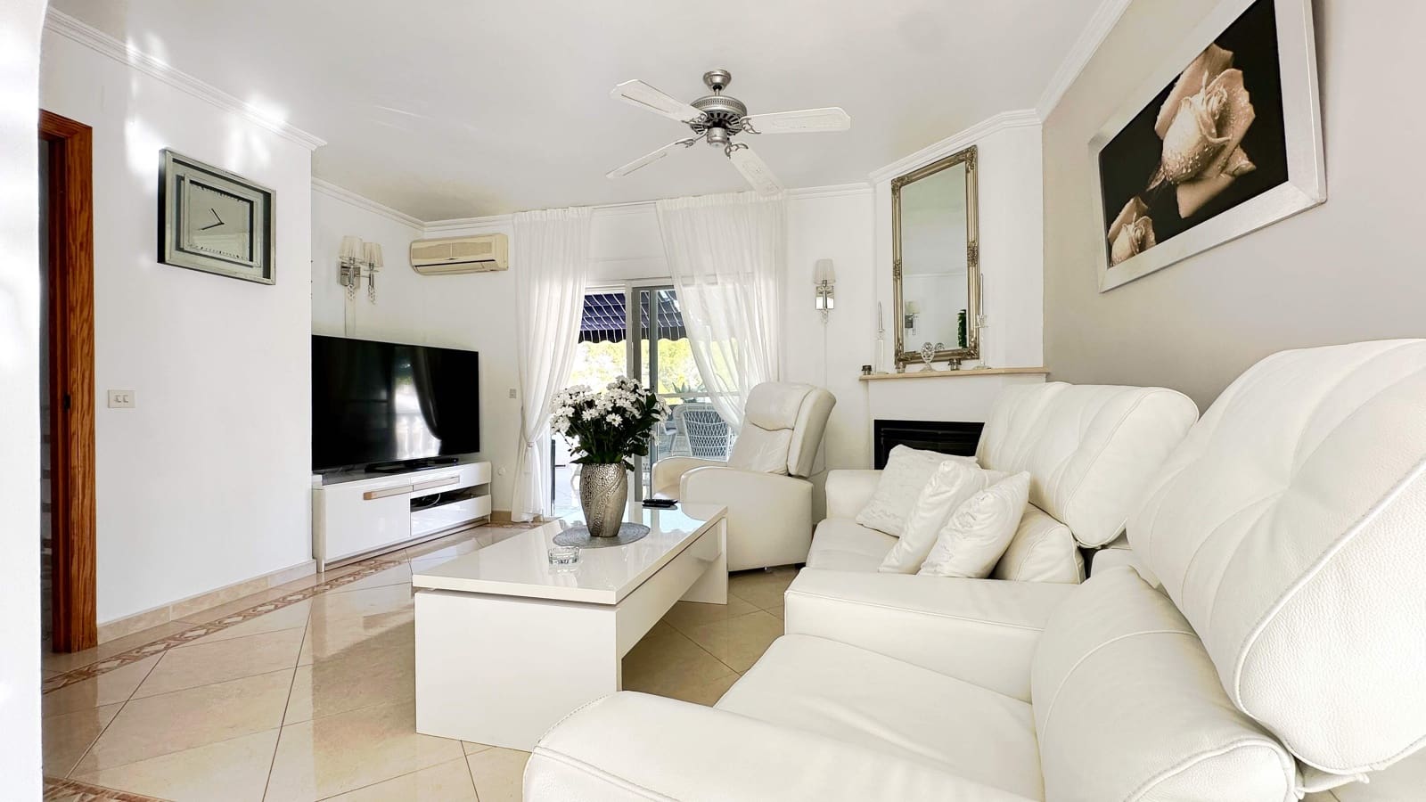 4 slaapkamer Villa te koop in La Nucia met zwembad garage - € 560.000 (Ref: 9444918)