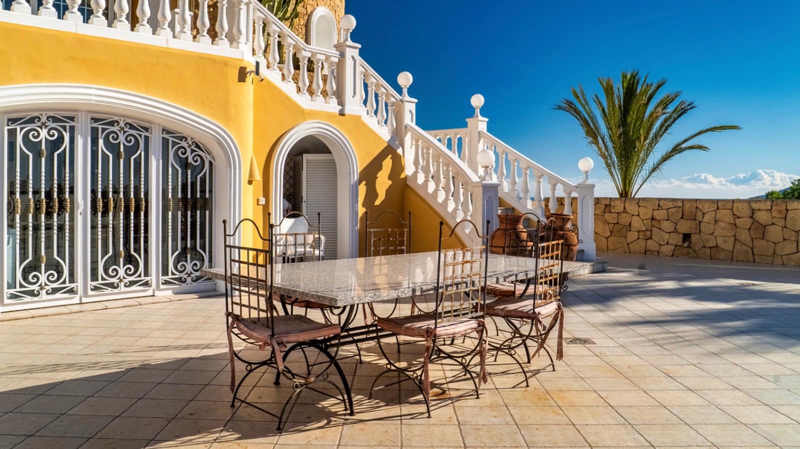 8 Zimmer Villa zu verkaufen in La Nucia mit Pool Garage - 4.200.000 € (Ref: 9444919)