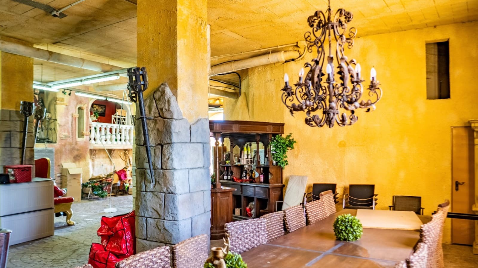 8 Zimmer Villa zu verkaufen in La Nucia mit Pool Garage - 4.200.000 € (Ref: 9444919)