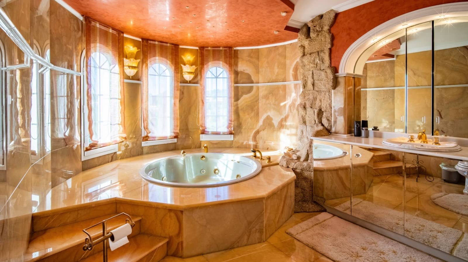 8 Zimmer Villa zu verkaufen in La Nucia mit Pool Garage - 4.200.000 € (Ref: 9444919)