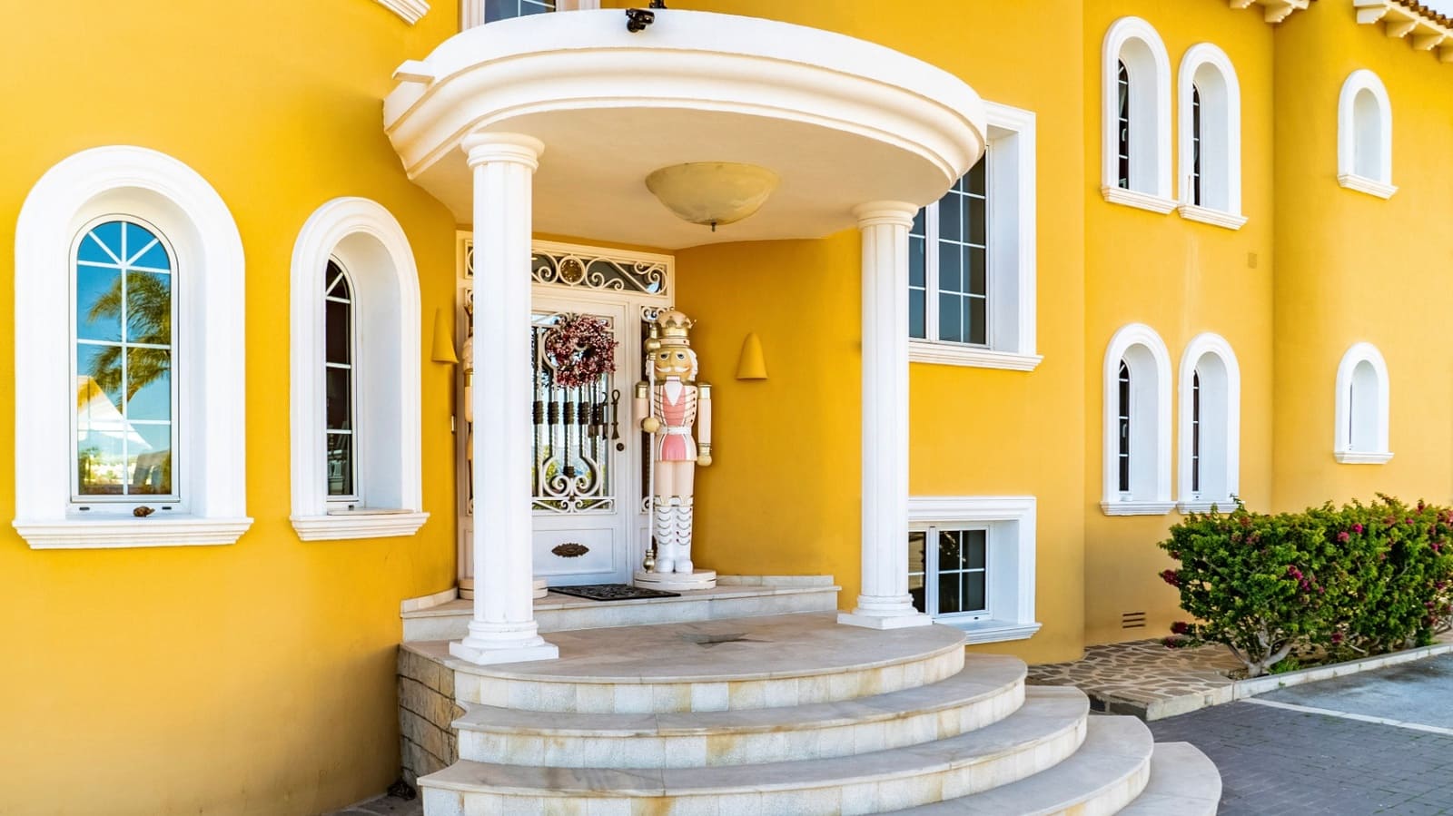 8 Zimmer Villa zu verkaufen in La Nucia mit Pool Garage - 4.200.000 € (Ref: 9444919)