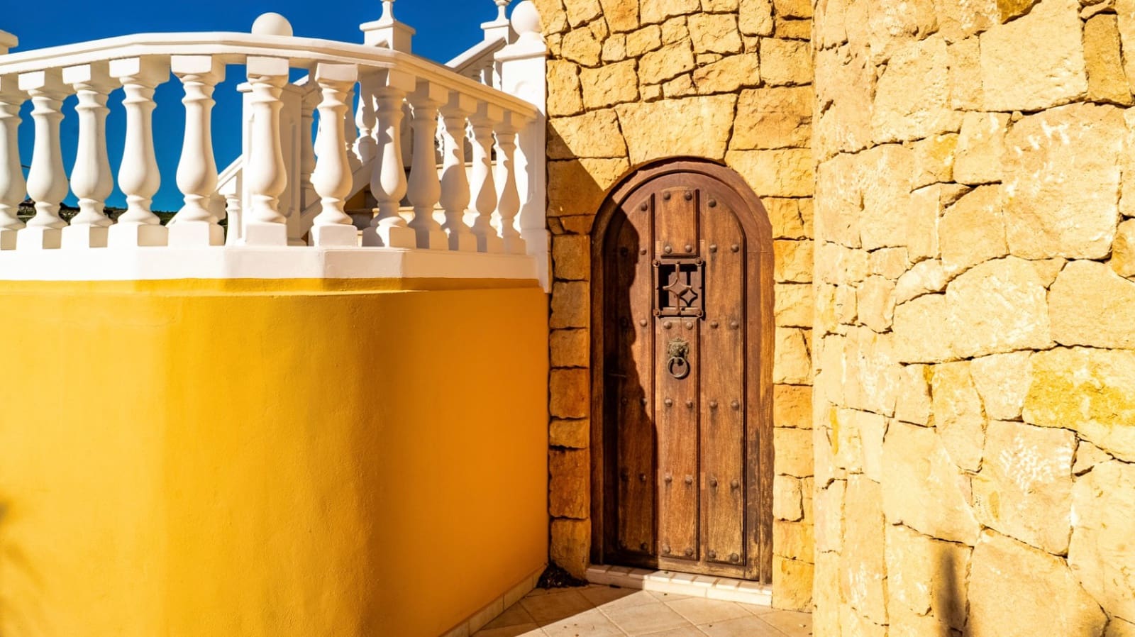 8 Zimmer Villa zu verkaufen in La Nucia mit Pool Garage - 4.200.000 € (Ref: 9444919)